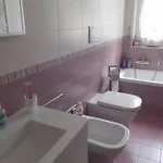 Rebecca House Apartment