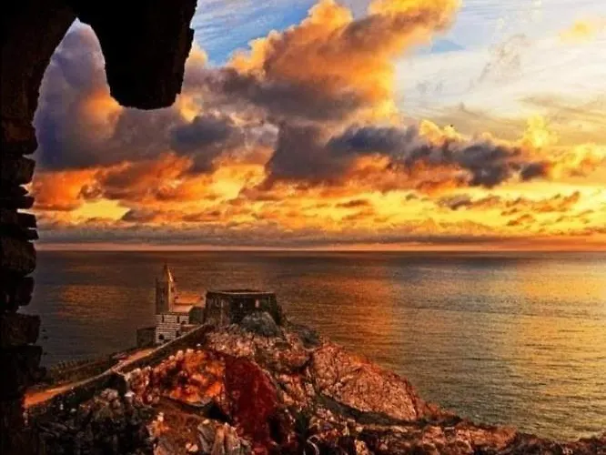 Rebecca House La Spezia