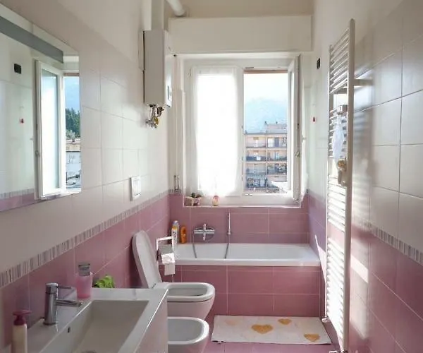 Rebecca House Apartment *