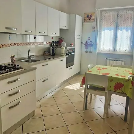 Rebecca House Apartment *