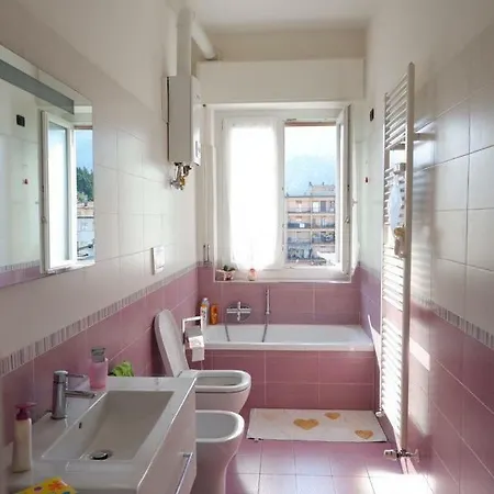 Rebecca House Apartment *