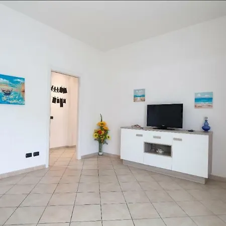 Rebecca House Apartment *